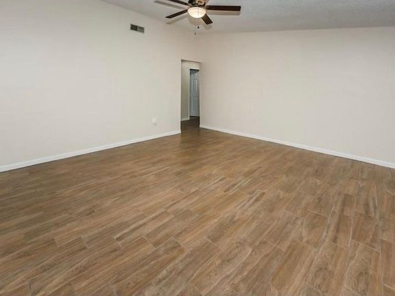 3rd image of 5 Harbor Cove St