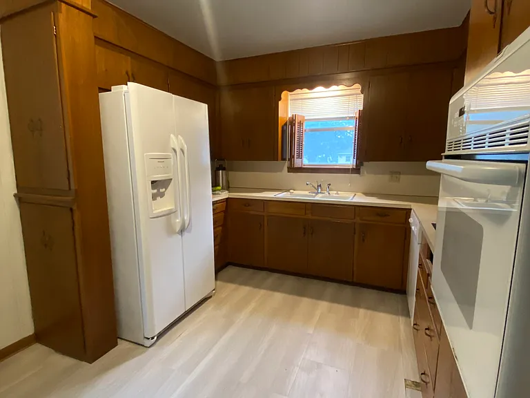 1749 Winchester St — Photo 10