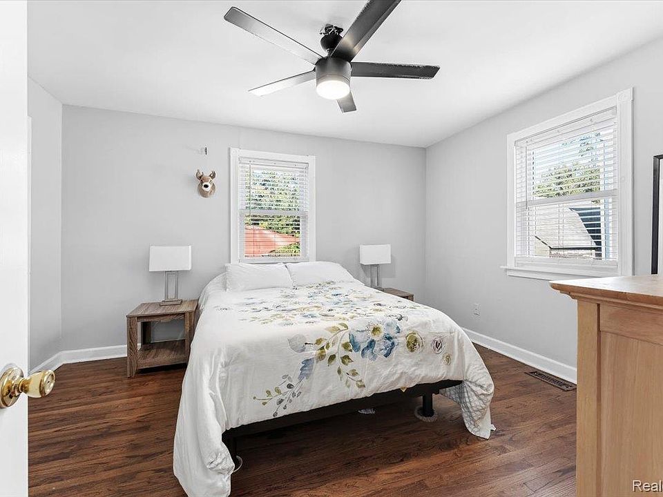 13th image of 20594 Gibraltar Rd