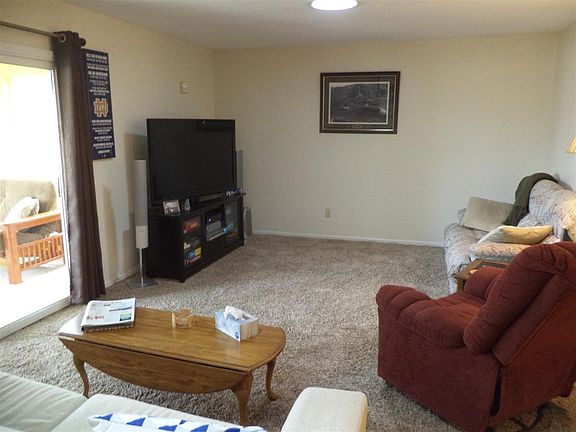 3rd image of 1063 Andrews Ct