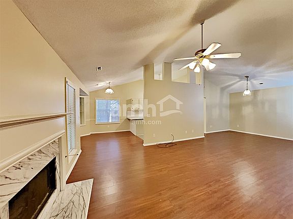 3rd image of 612 Waterford Ln #1