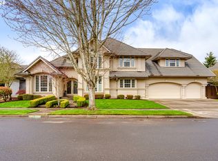 3740 Meadow View Dr, Eugene, OR 97408