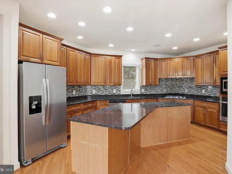 23059 Bronstein Ln — Photo 24
