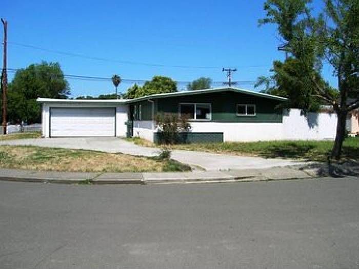 1st image of 1700 Idaho St
