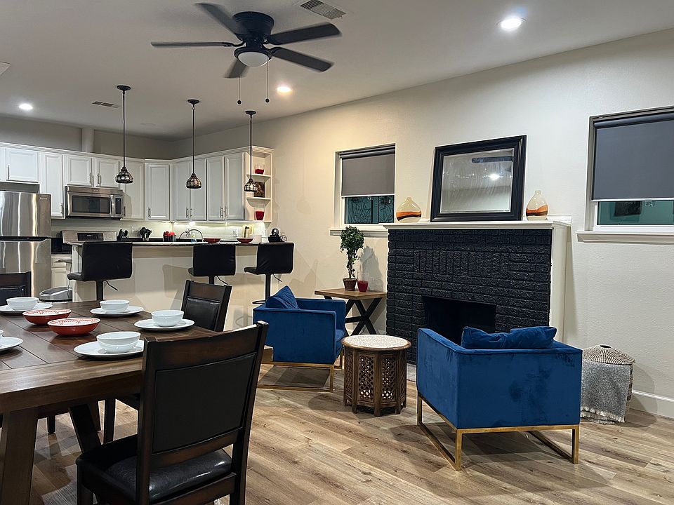 Living/dining area