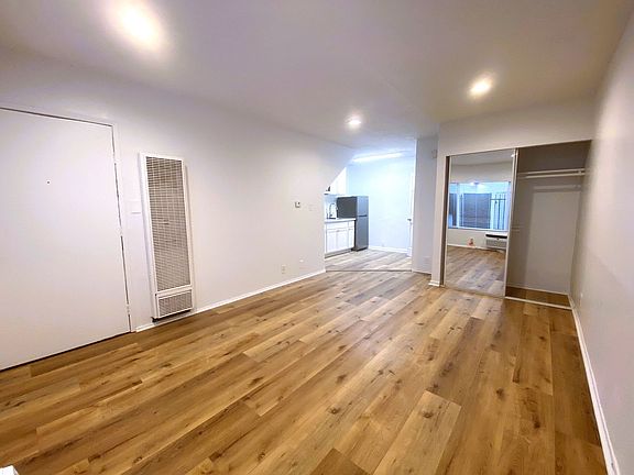 3rd image of 2015-2021 Chariton St #11615-3