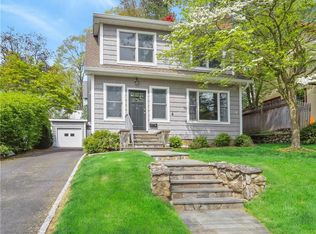 16 Sarles Ln, Pleasantville, NY 10570