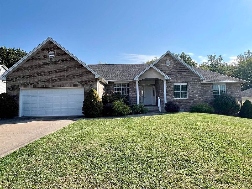 1st image of 733 Woodbridge Dr