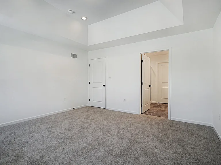 41 Long Bend Dr #14 — Photo 24