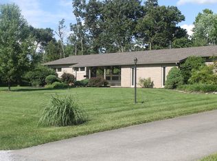 600 Vickie Ln, Herrin, IL 62948