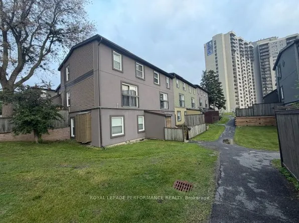 1250 McWatters Rd #22, Ottawa, ON K2C 3P5