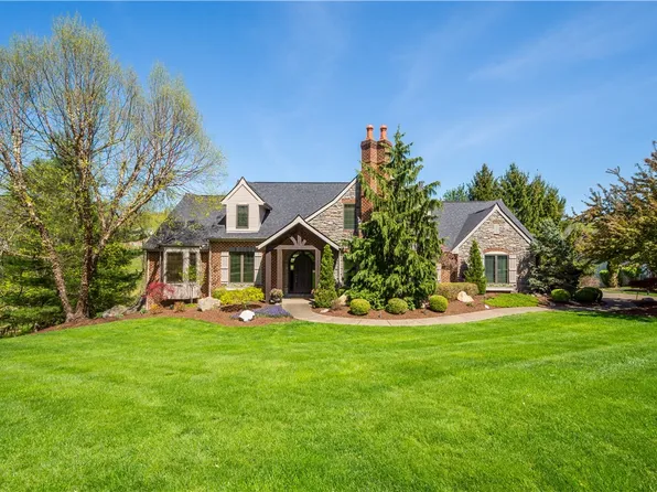 452 Ironwood Dr, Canonsburg, PA 15317