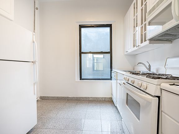 5th image of 142 E 27th St APT 7F