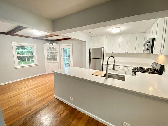 3rd image of 3064 Greenwood Ave