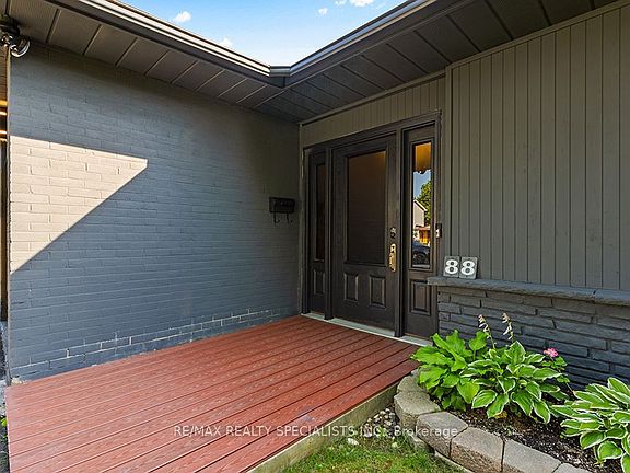 3rd image of 88 Shirley St