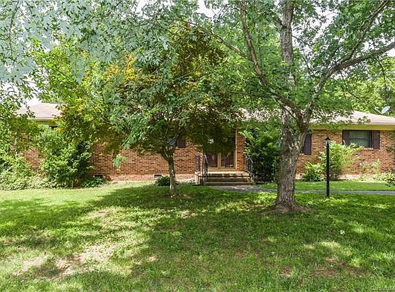 2nd image of 5825 Kinghurst Dr