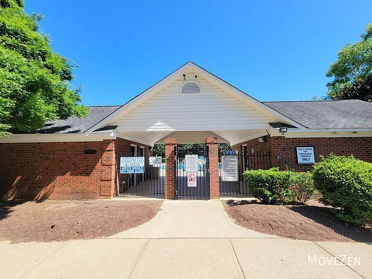 2121 Piney Brook Rd #104 — Photo 26