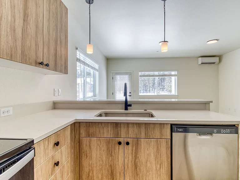 Luxury Apartment in La Pine! — Photo 5