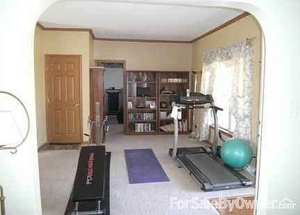 2nd Living room
						:
						Could be used for an office, kids room, work out room.