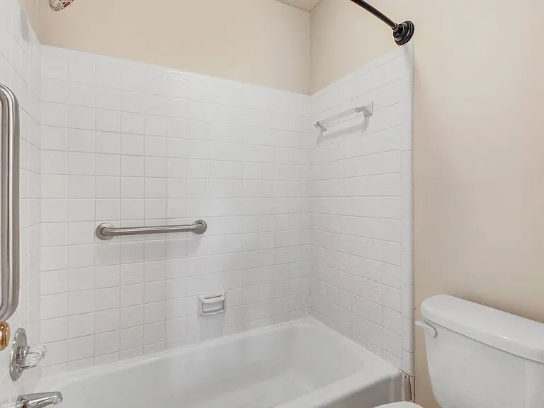 235 S Spence Ave — Photo 25