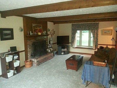 3rd image of 281 Larkspur Ct