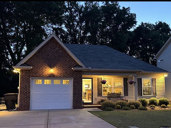 2nd image of 2840 Painted Pony Dr