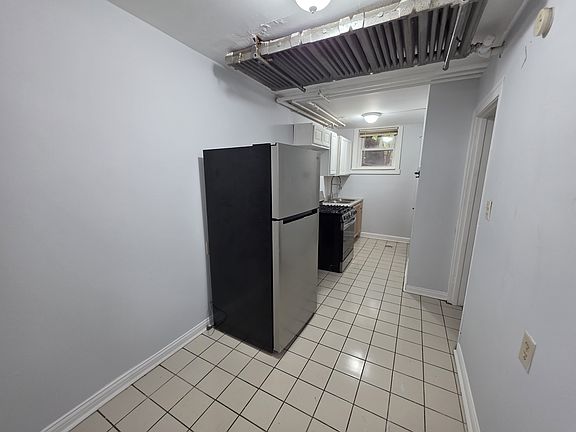 3rd image of 5901 W Fillmore St #G