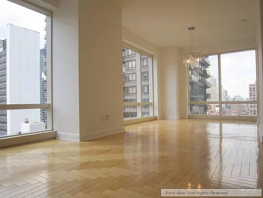 Rented by Bond New York | media 25