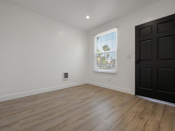5th image of 2609 C St