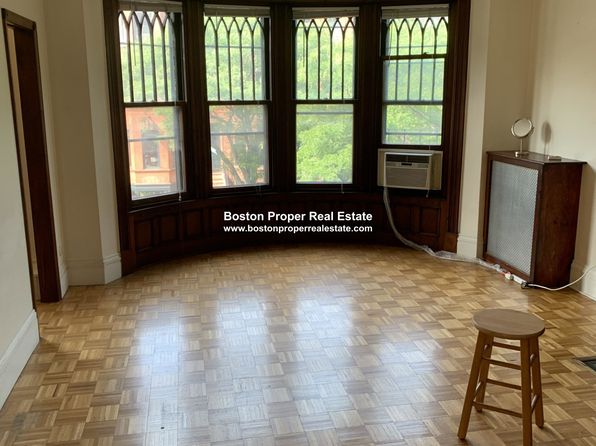 290 Newbury St APT 2R