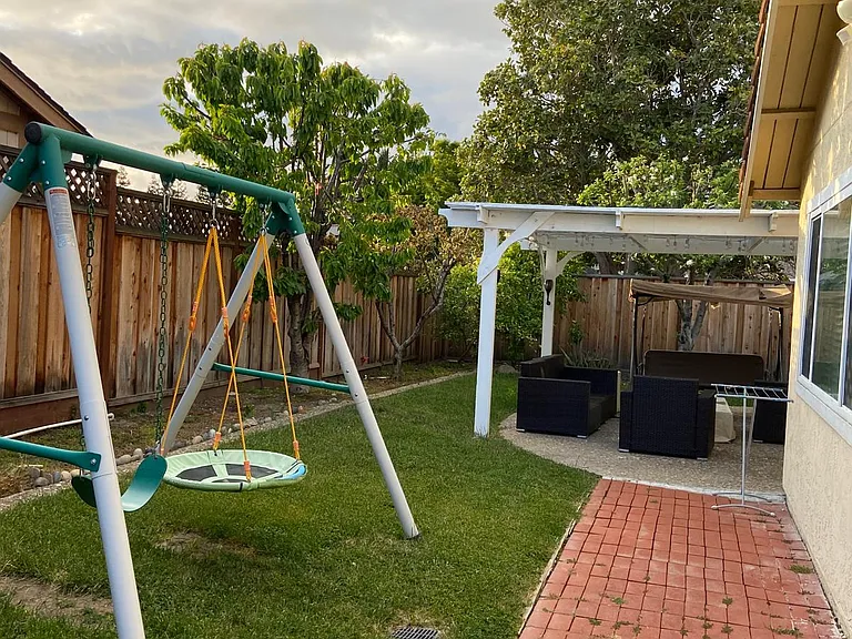 37823 Bishop Ct — Photo 18