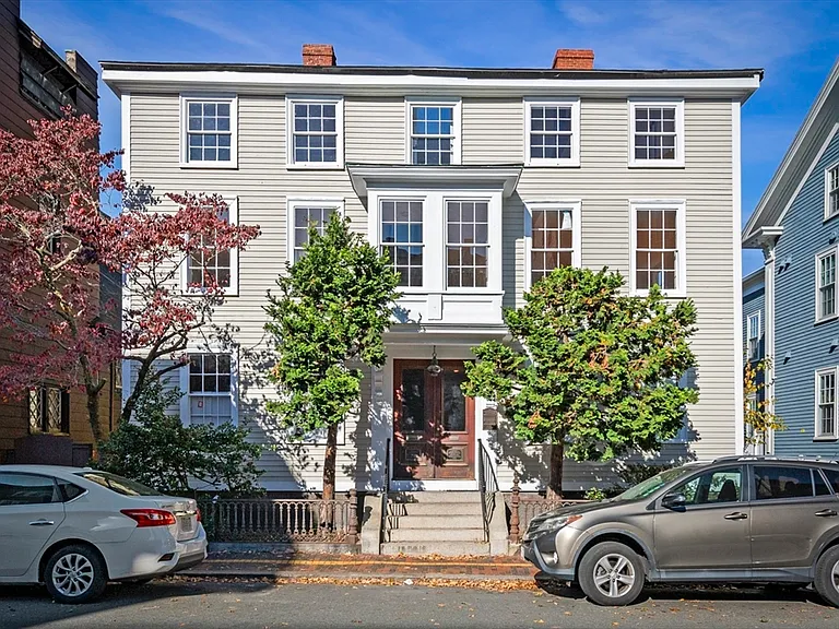 14 Lynde St #2 — Photo 2