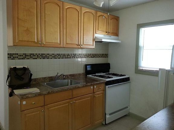 5th image of 522 117th St #1F