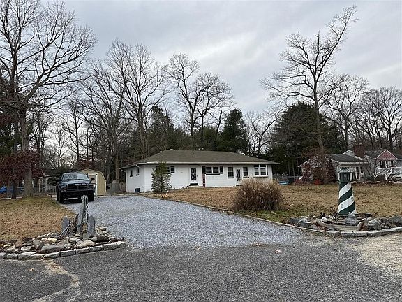 2nd image of 2211 Lakeshore Dr