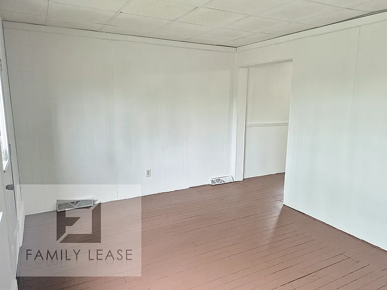 806 Morton St — Photo 5