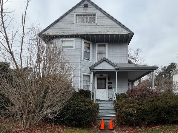 14 Schofield Ave, Dudley, MA 01571