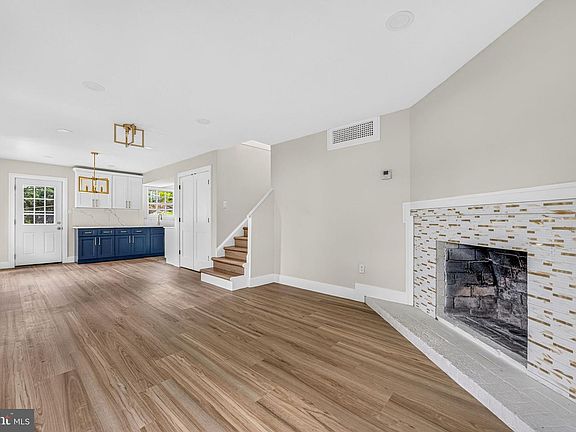 4th image of 13208 Alison St