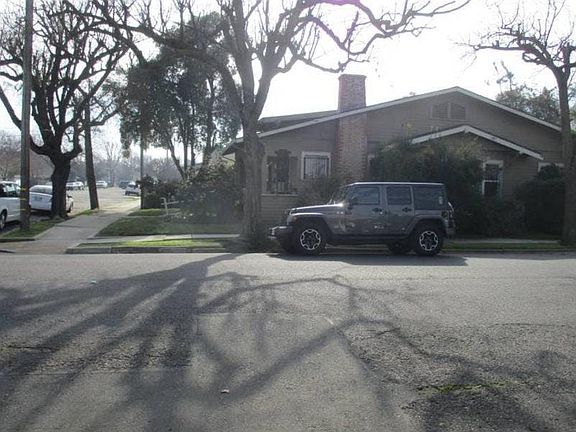 3rd image of 605 W Willow St