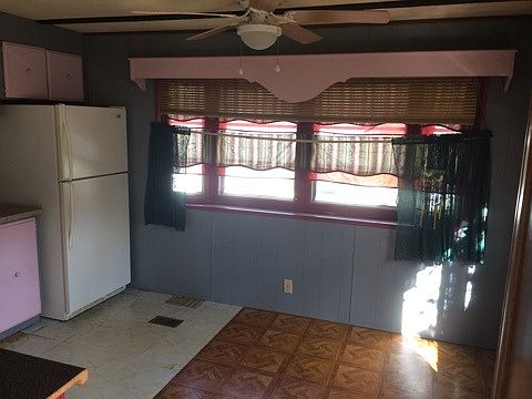 2nd image of 88 Applewood Ln