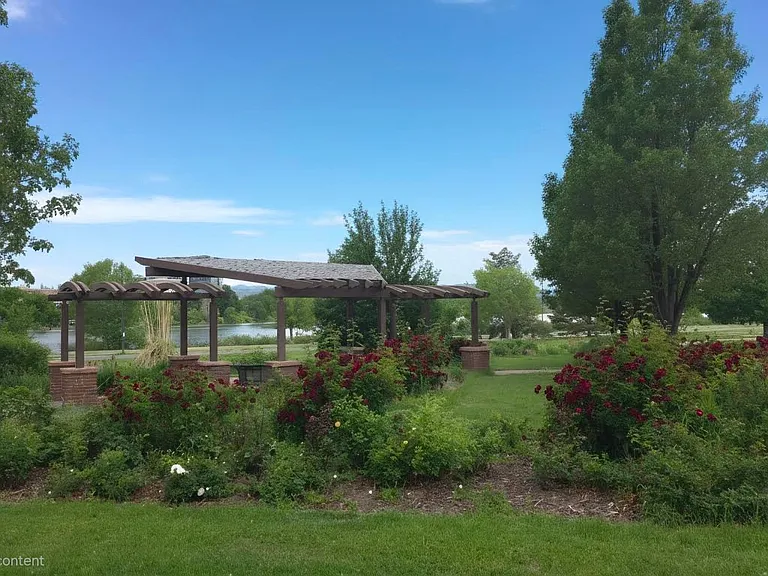 2043 King Way — Photo 35