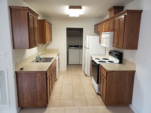 5th image of 268B Braeburn Cir #B