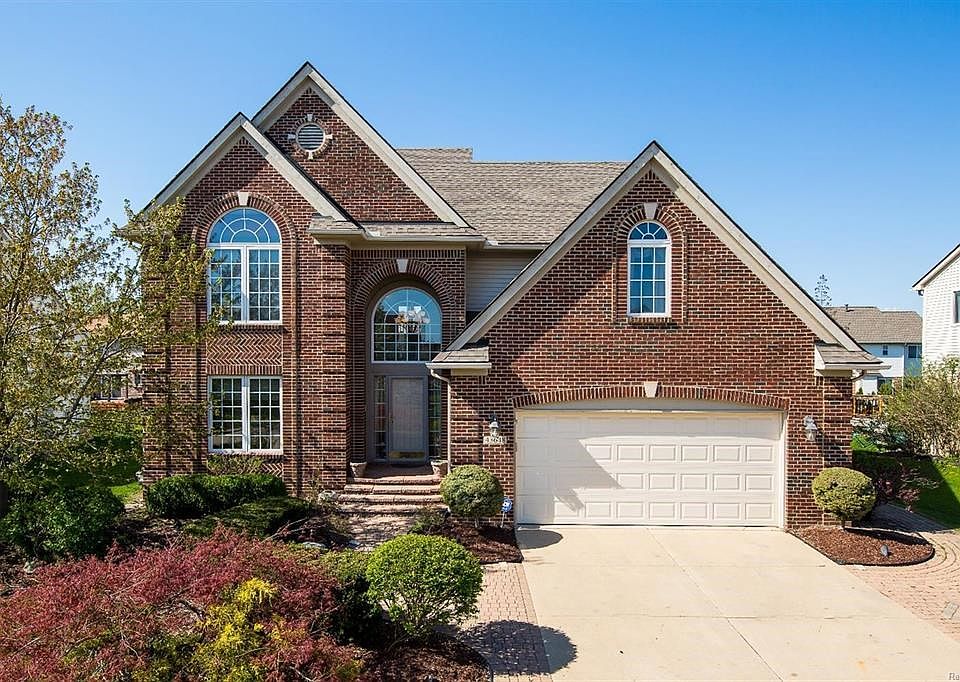 1st image of 43648 Cedarhurst Dr
