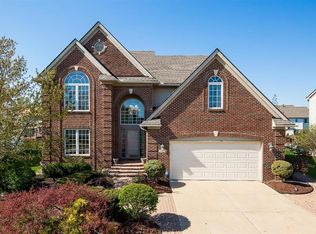 43648 Cedarhurst Dr, Van Buren Township, MI 48111