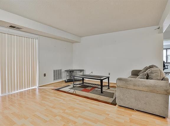 4th image of 5 Blackstone Dr APT 1