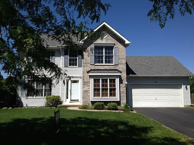 409 Savoy Dr photo 1