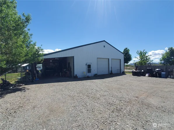 141 Nichols Road, Omak, WA 98841