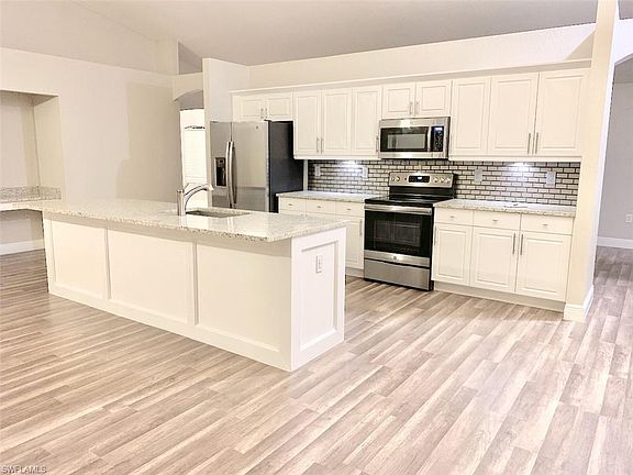 3rd image of 2428 King Ave N