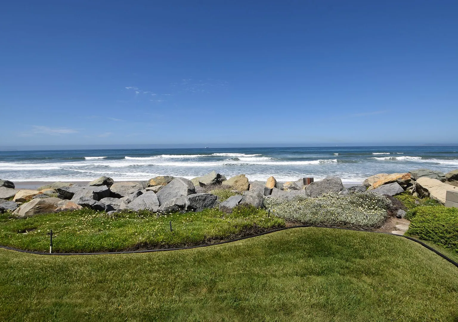 1300 Seacoast Drive Unit B — Photo 1