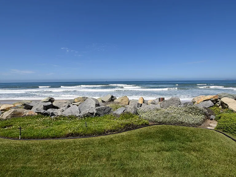 1300 Seacoast Dr #B — Photo 1