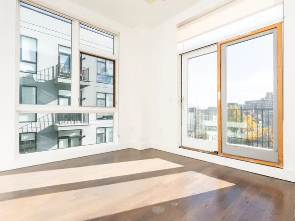 530 Midwood Street image 9 of 13